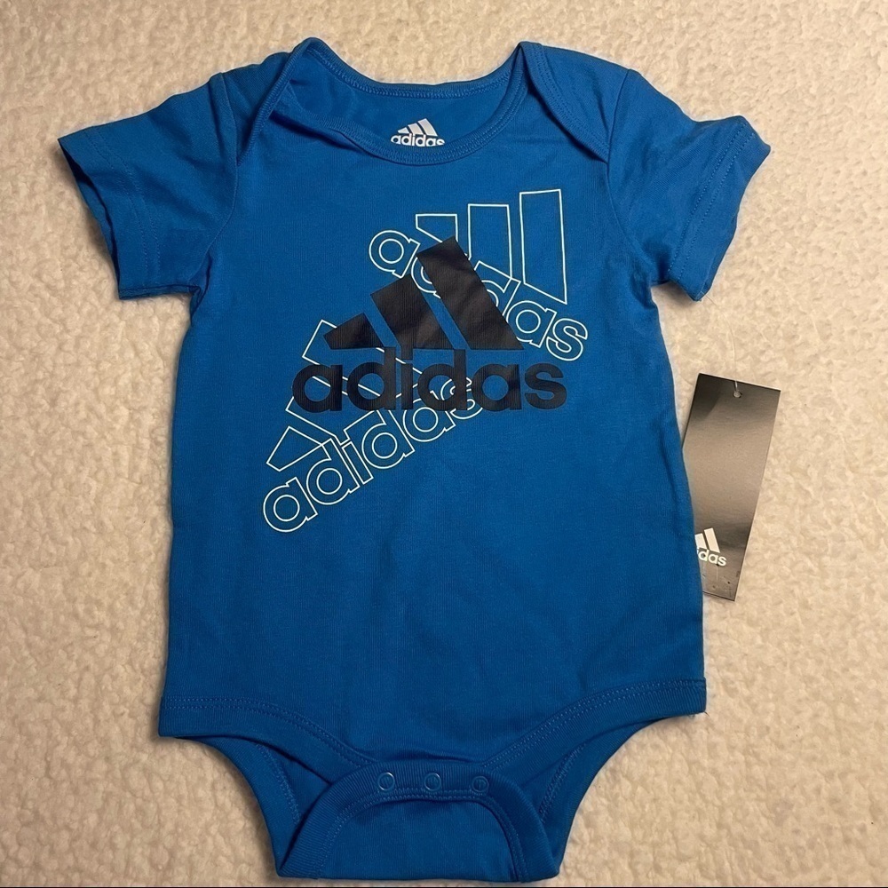 𝅺✅3X Host Pick✅ Adidas Set of 2 Onesies, 9M - Picture 6 of 13